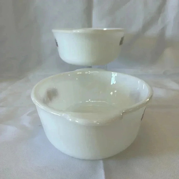 Vintage Fire King Primrose 1.5 Qt Casserole Dishes Bakeware Set of 2 Dishes - Picture 3 of 6